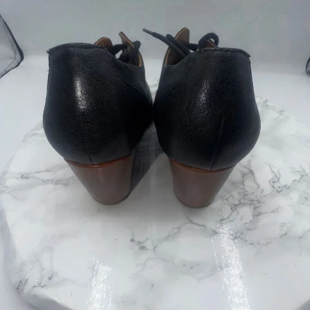 KORK-EASE Black Leather Olive Lace Up Pump-7.5M